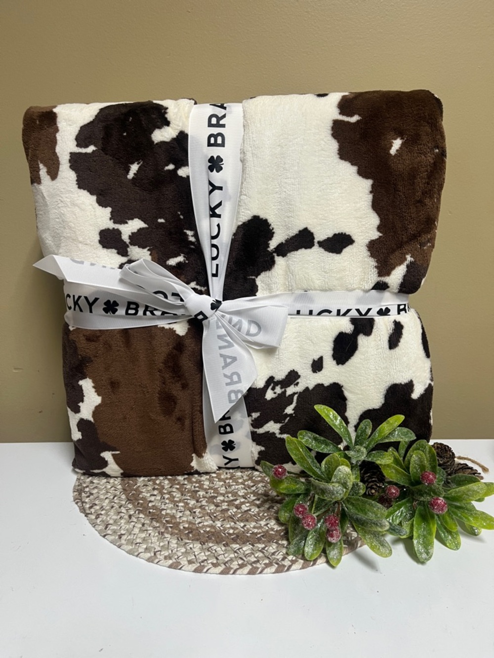 Lucky Brand Printed Plush Cow ( Brown & white) Queen Blanket NWT
